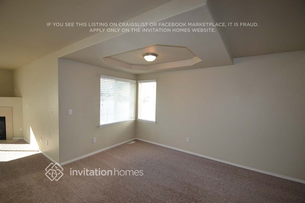 1511 Riddell Ave Ne - Photo 2 of 12