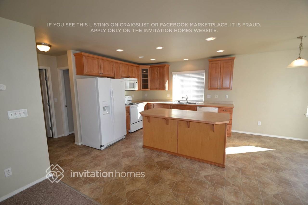 1511 Riddell Ave Ne - Photo 4 of 12