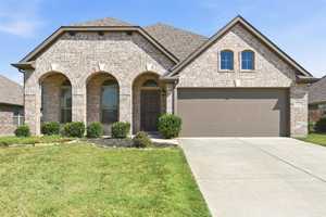 featured image of 5205 Ambergate Ln