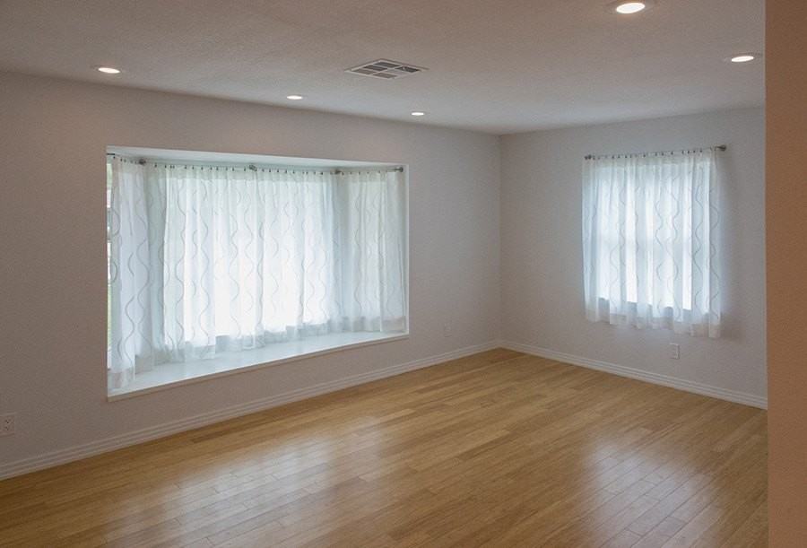 628 Dumont Dr - Photo 6 of 13