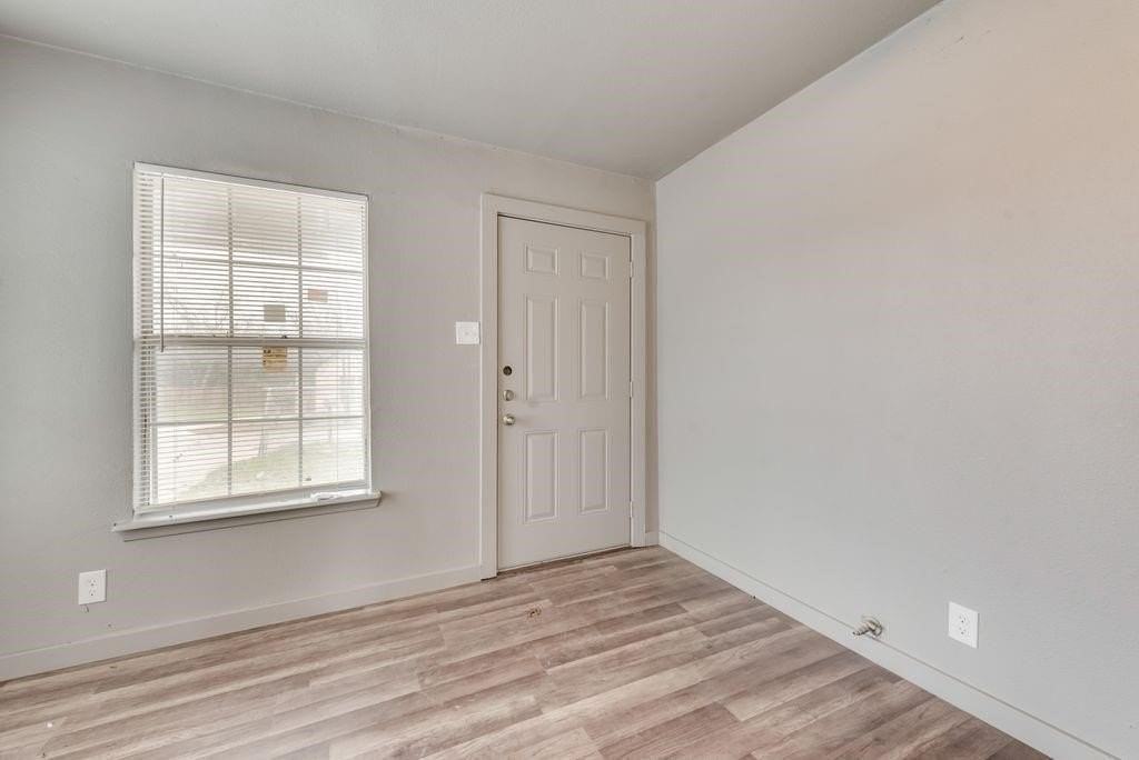 4414 Cinda Ree Ln - Photo 2 of 14