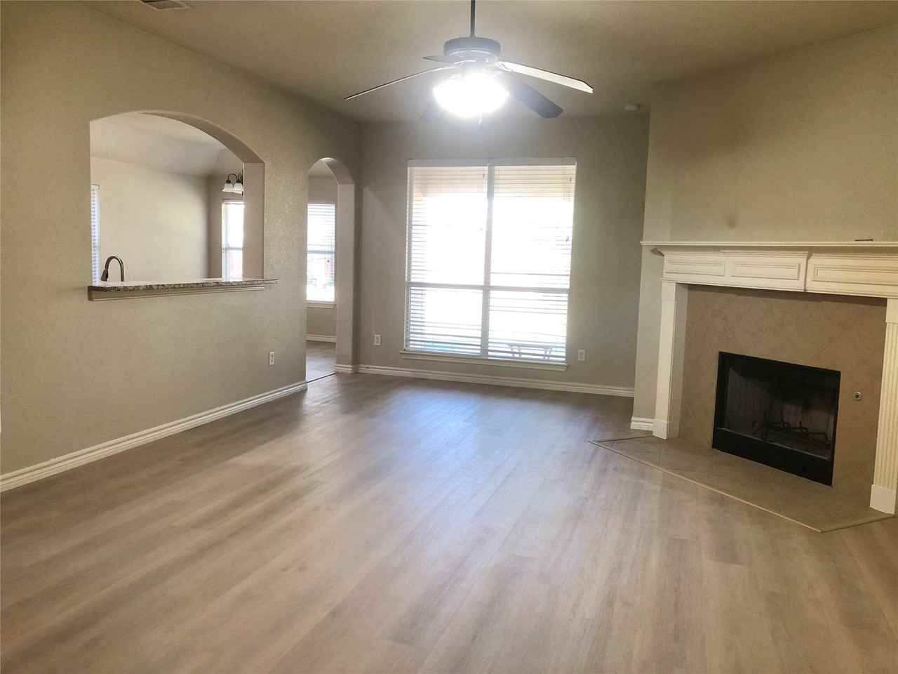 1710 Castle Creek Dr - Photo 3 of 25
