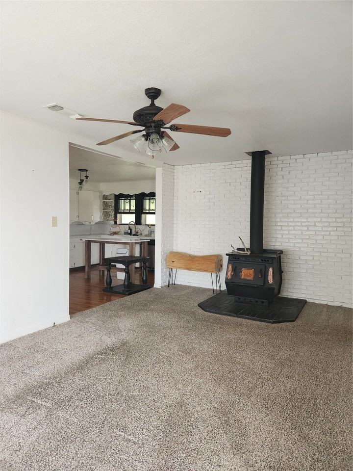 440 S Main St - Photo 3 of 18