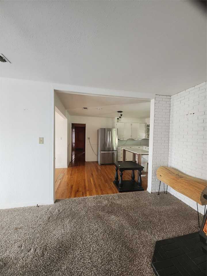 440 S Main St - Photo 5 of 18