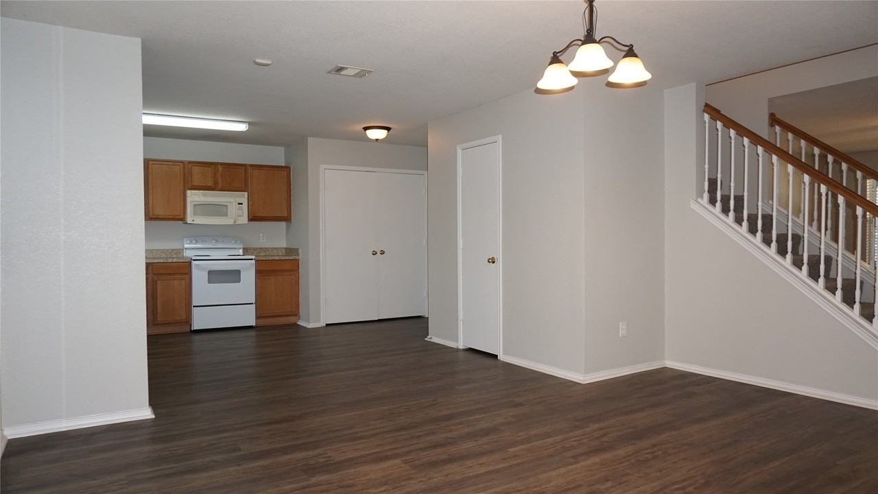 2908 Nara Vista Trl - Photo 6 of 17