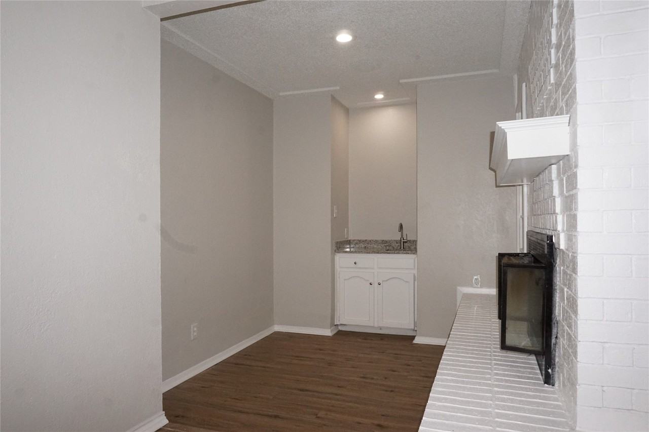 7133 Barbados Dr - Photo 3 of 19
