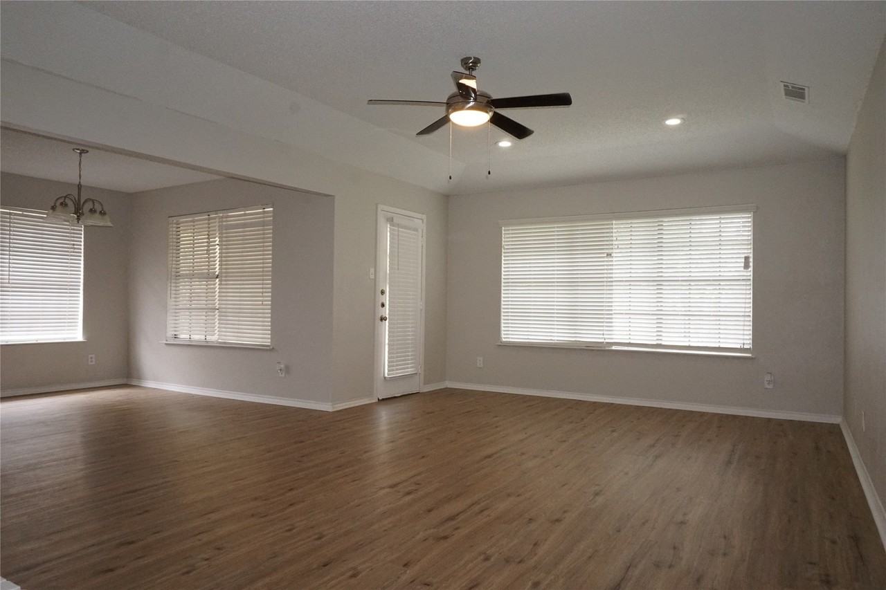 7133 Barbados Dr - Photo 4 of 19