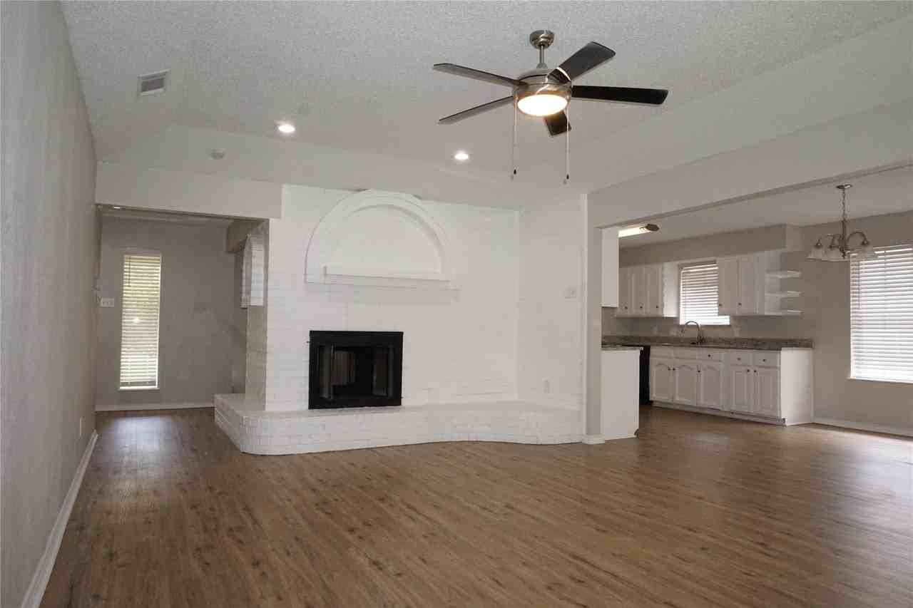 7133 Barbados Dr - Photo 5 of 19