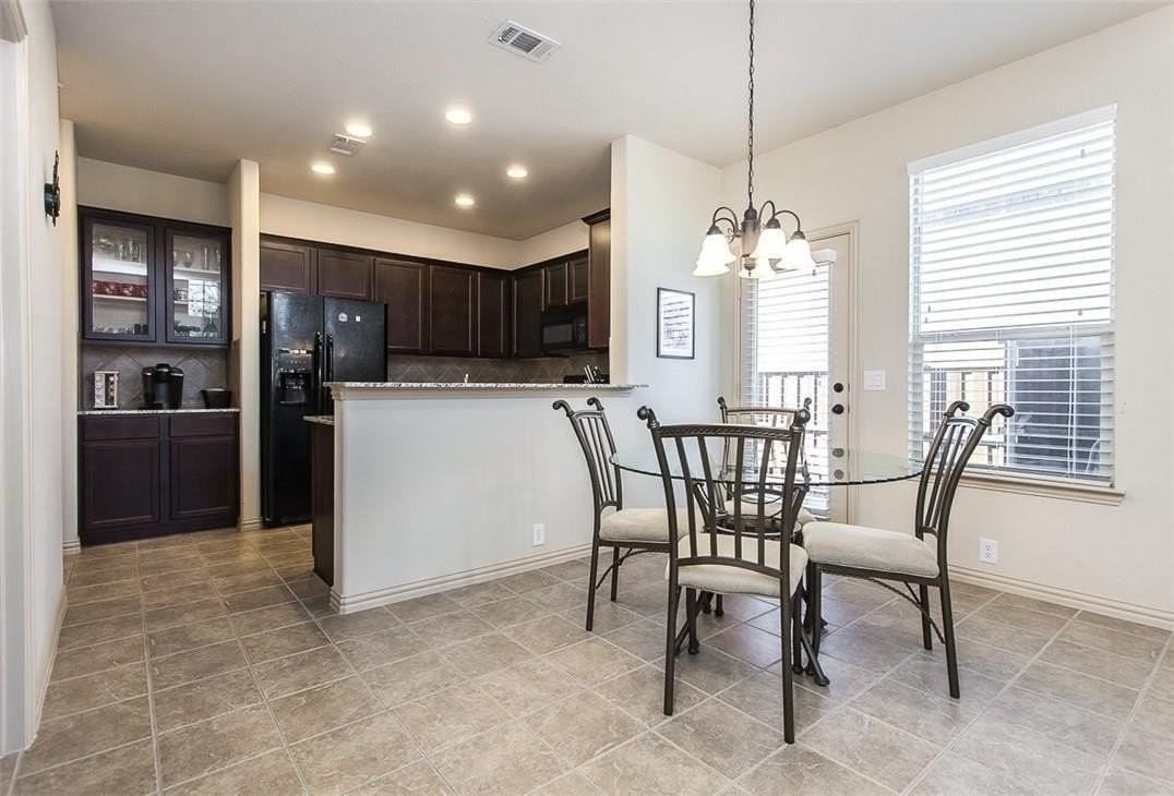 867 Llano Dr - Photo 4 of 13