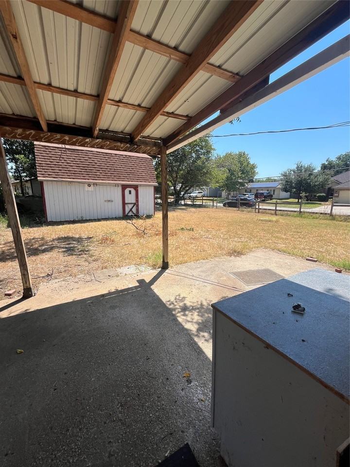 1002 Collin Dr - Photo 5 of 5