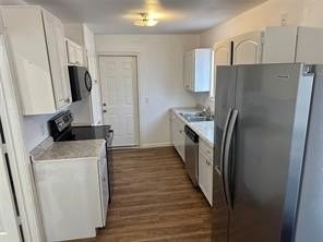 209 W 6th St #1 - Photo 4 of 12