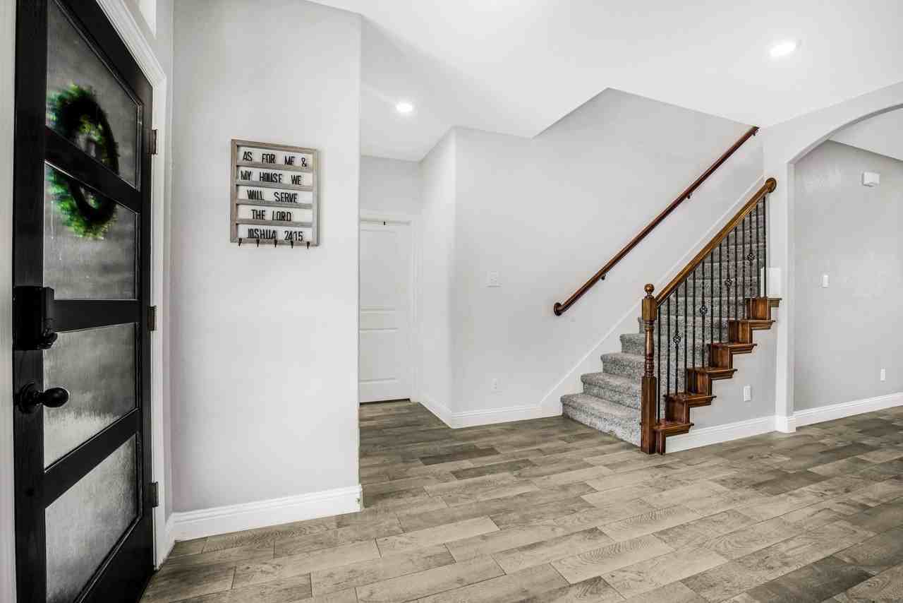 2801 Cerro Ranch Rd - Photo 5 of 36