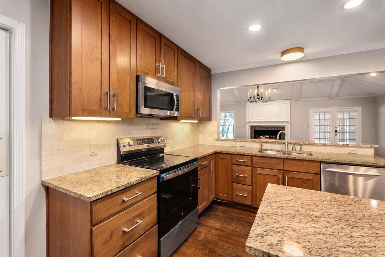 4236 Amherst Ave - Photo 3 of 18