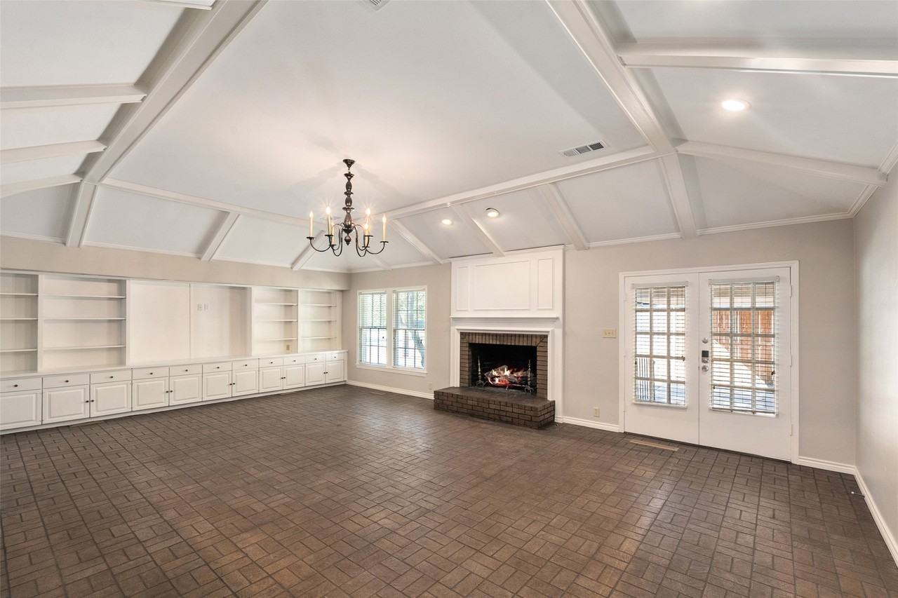 4236 Amherst Ave - Photo 4 of 18