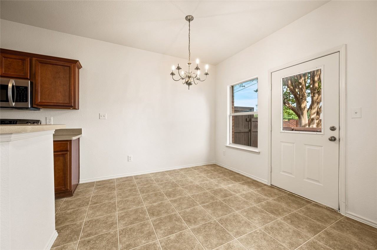 4535 Woodsboro Ln - Photo 4 of 13