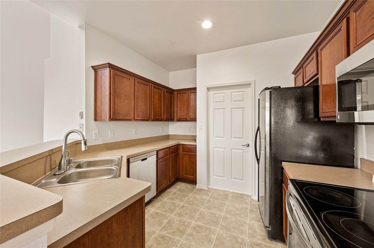 4535 Woodsboro Ln - Photo 5 of 13