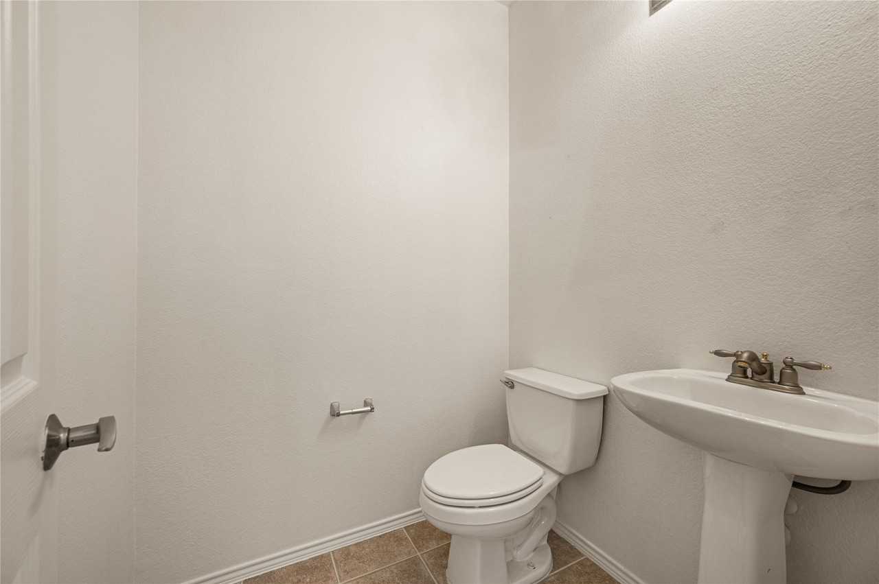 4535 Woodsboro Ln - Photo 6 of 13