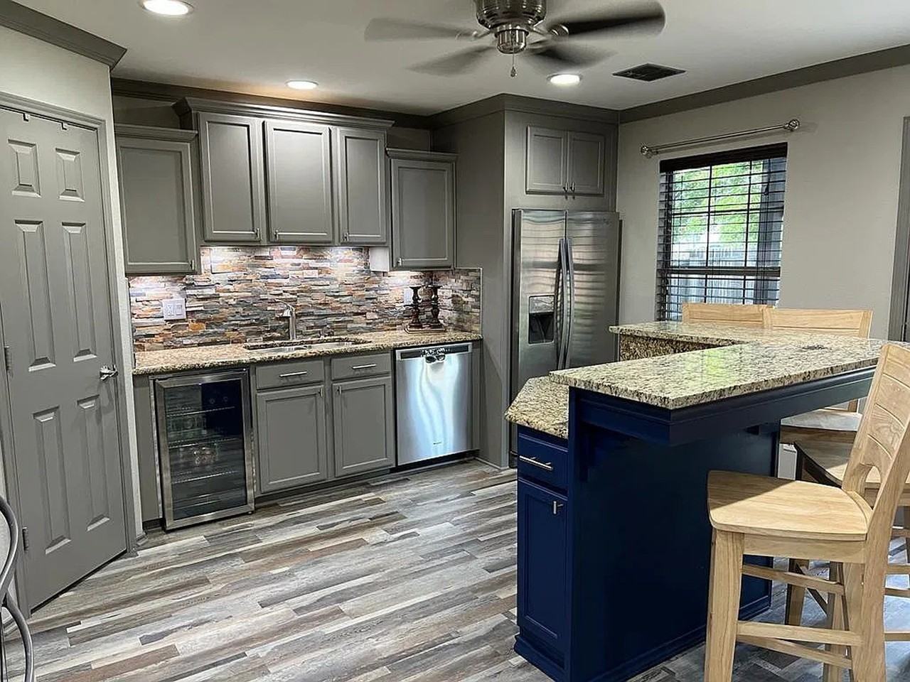 2500 Sierra Dr - Photo 5 of 20
