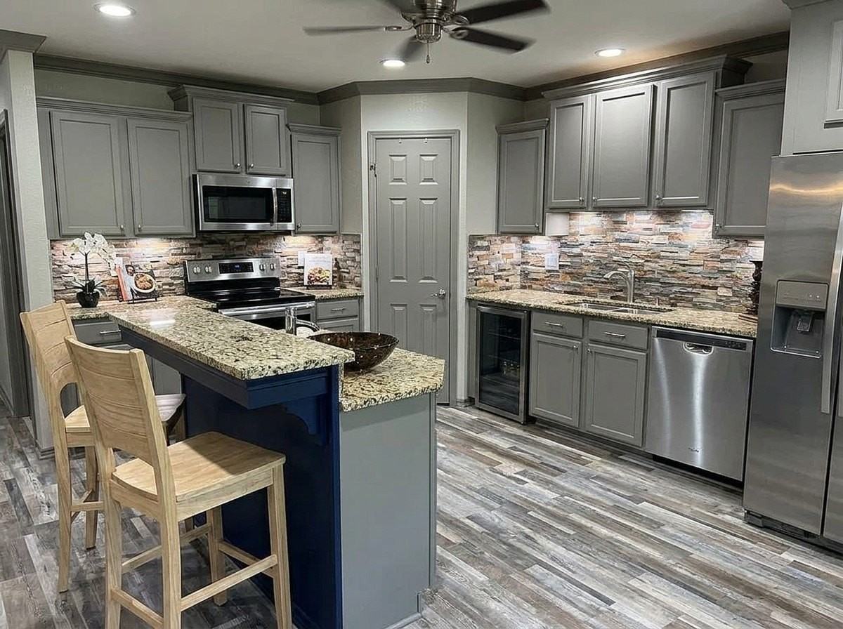 2500 Sierra Dr - Photo 6 of 20