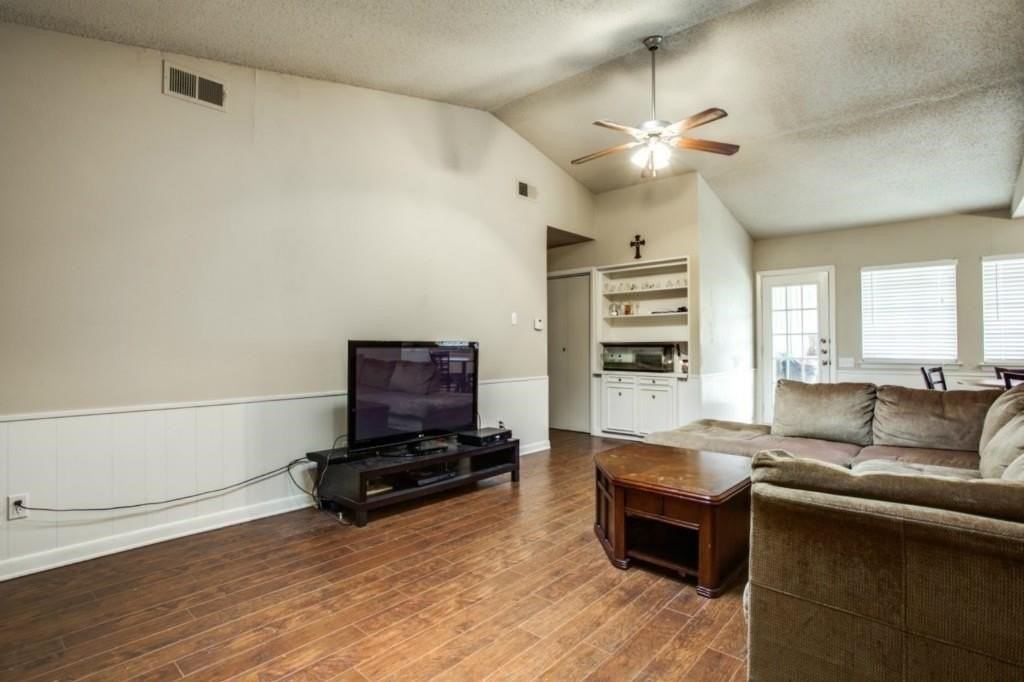 3801 Eugene Ct N - Photo 6 of 17