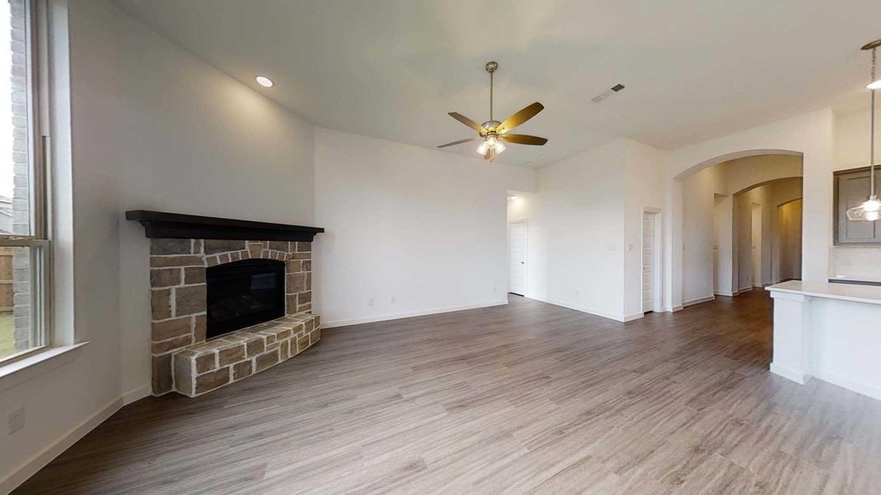 1553 Wyler Dr - Photo 5 of 16