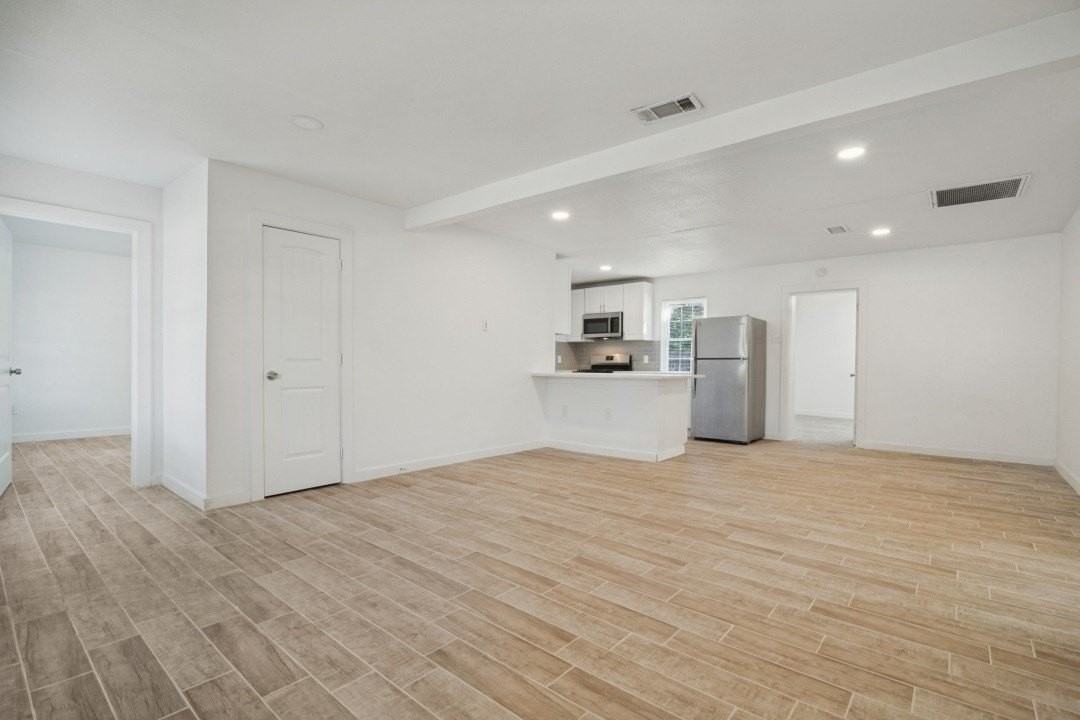 4420 Cochise Dr - Photo 3 of 13
