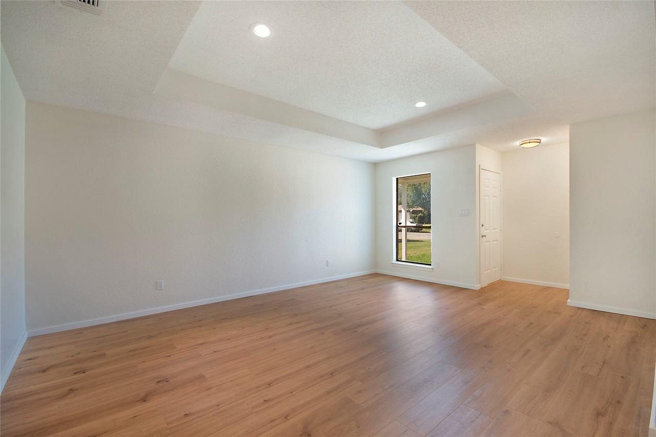 3723 Hulen Park Cir - Photo 5 of 20