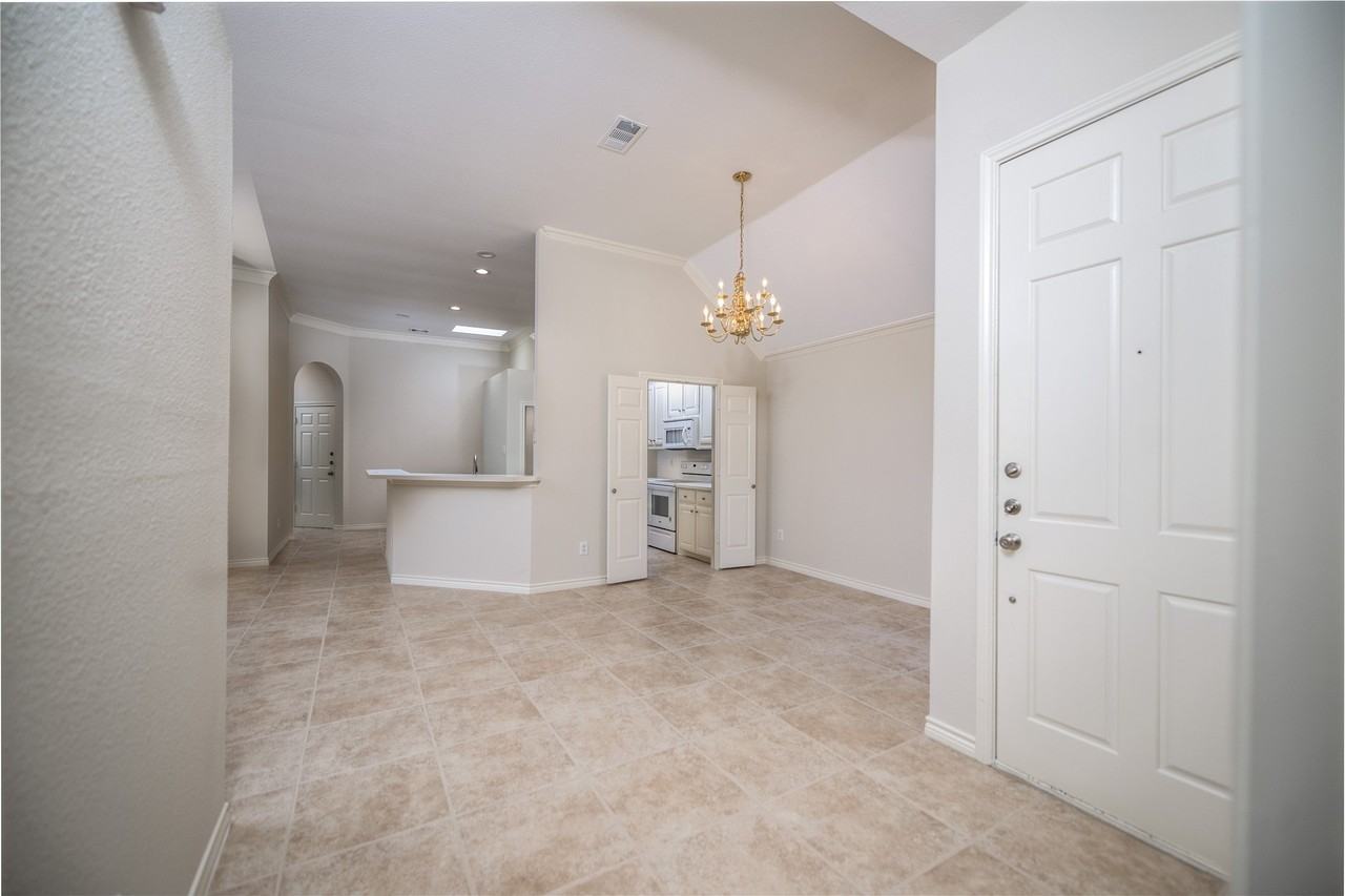 6116 Park Meadow Ln - Photo 5 of 21
