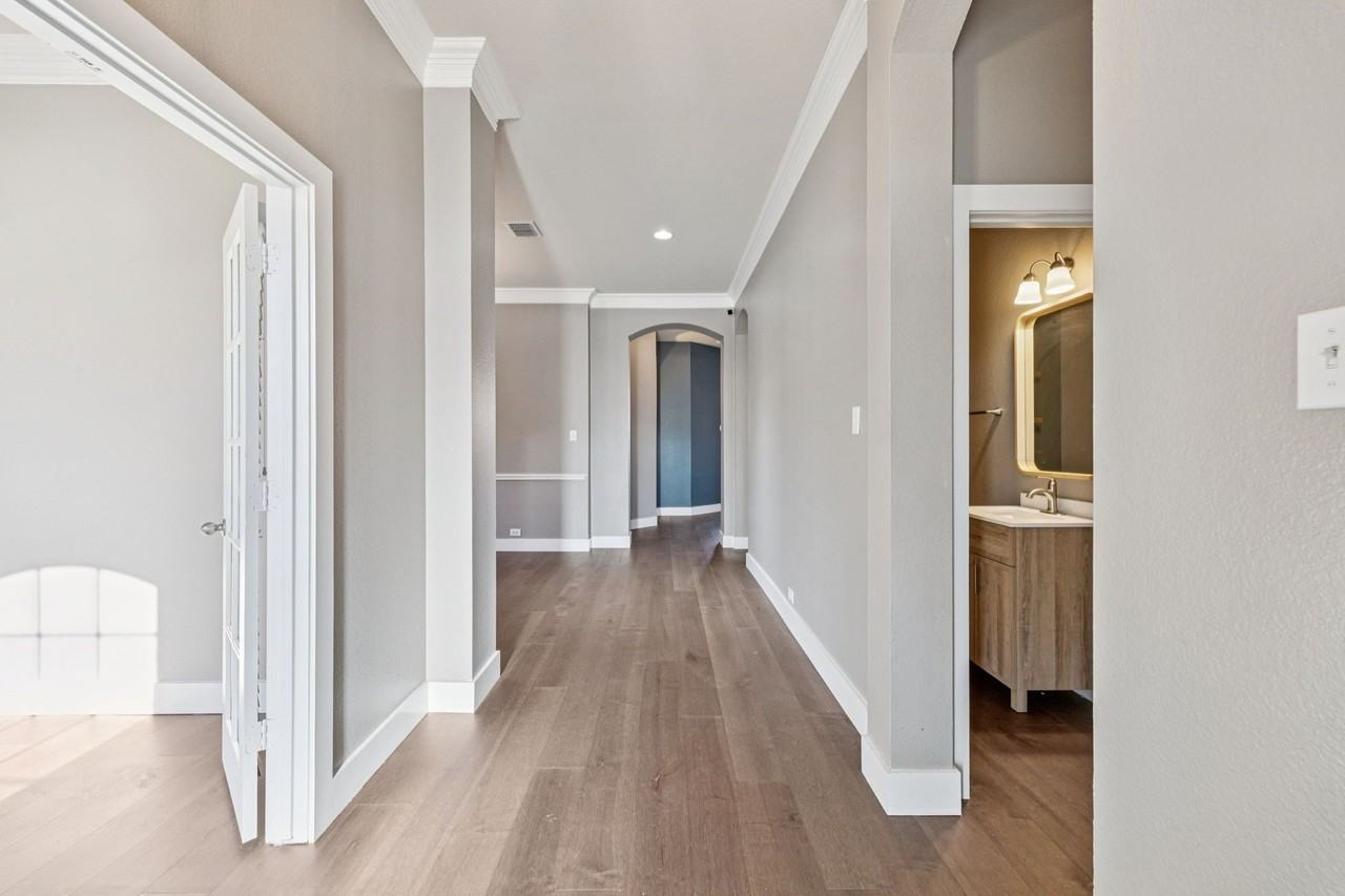 1211 Windgate Way - Photo 3 of 39