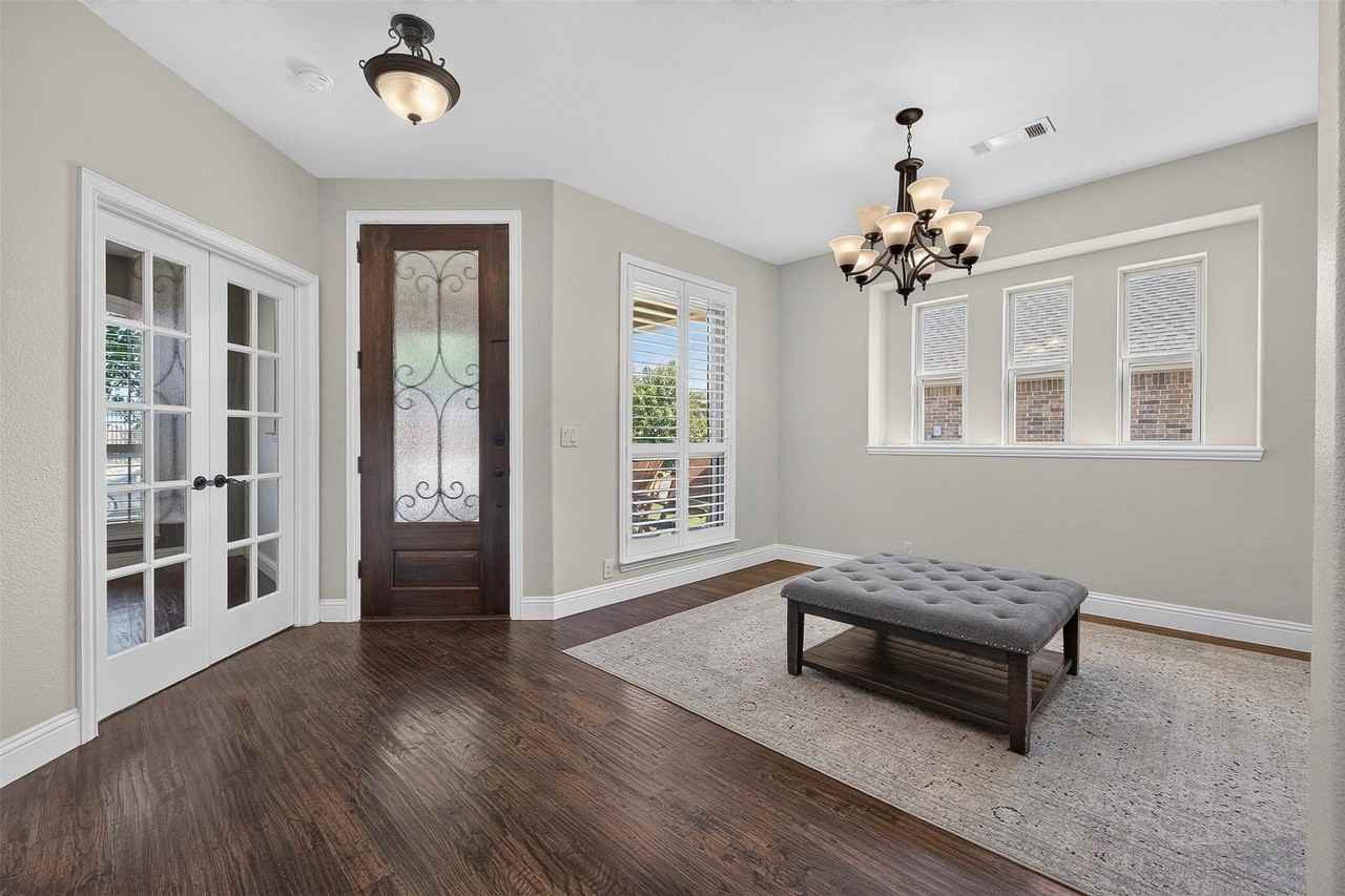 1407 Belman Ln - Photo 4 of 35