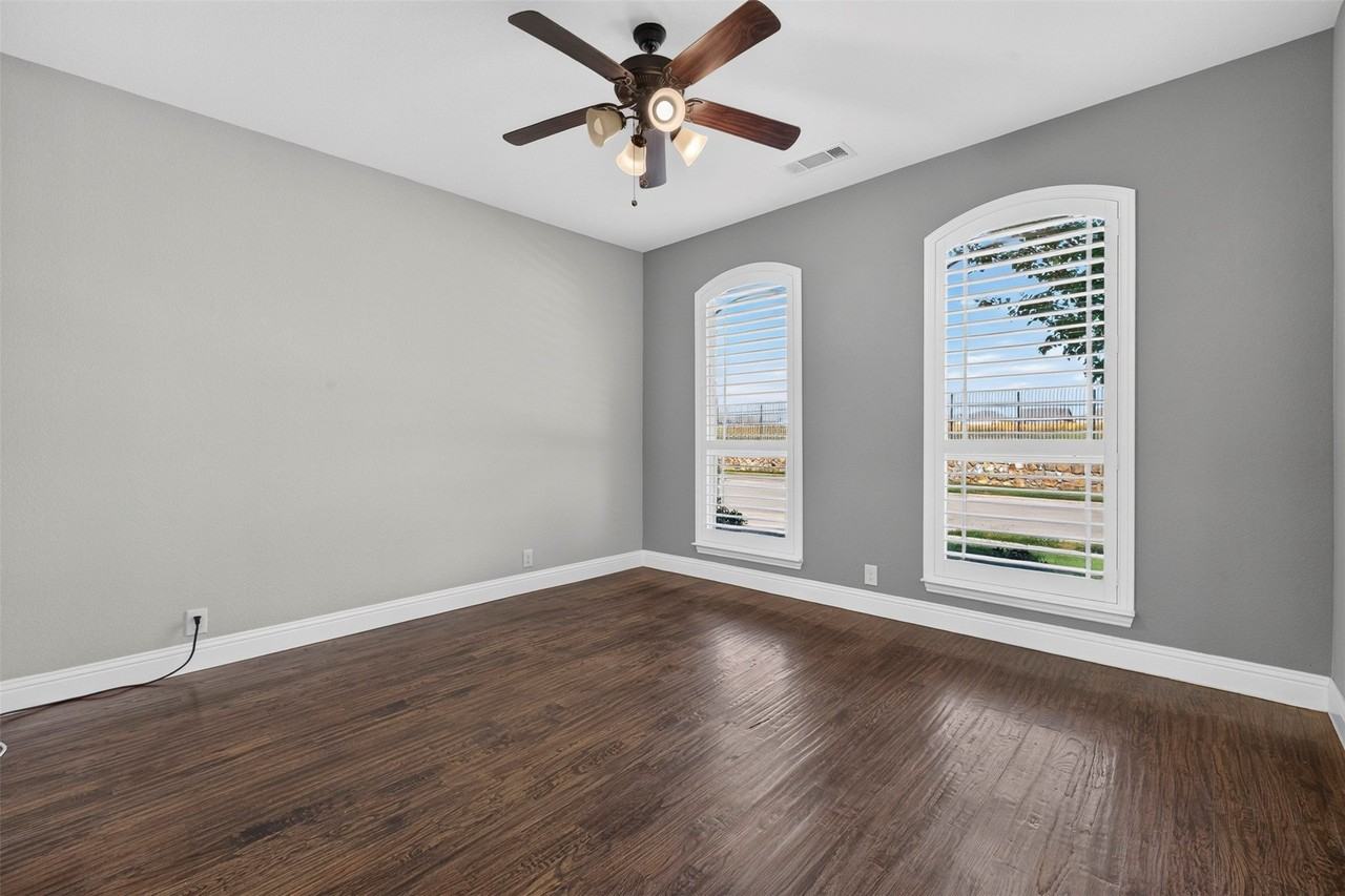 1407 Belman Ln - Photo 6 of 35