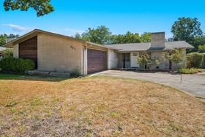 featured image of 907 Melrose Dr
