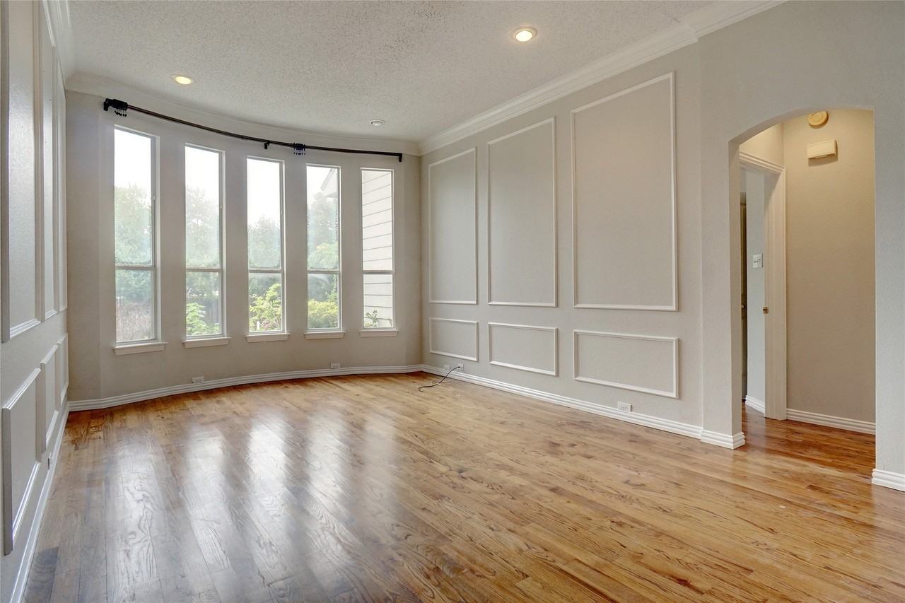 2802 Southwood Ct - Photo 3 of 17