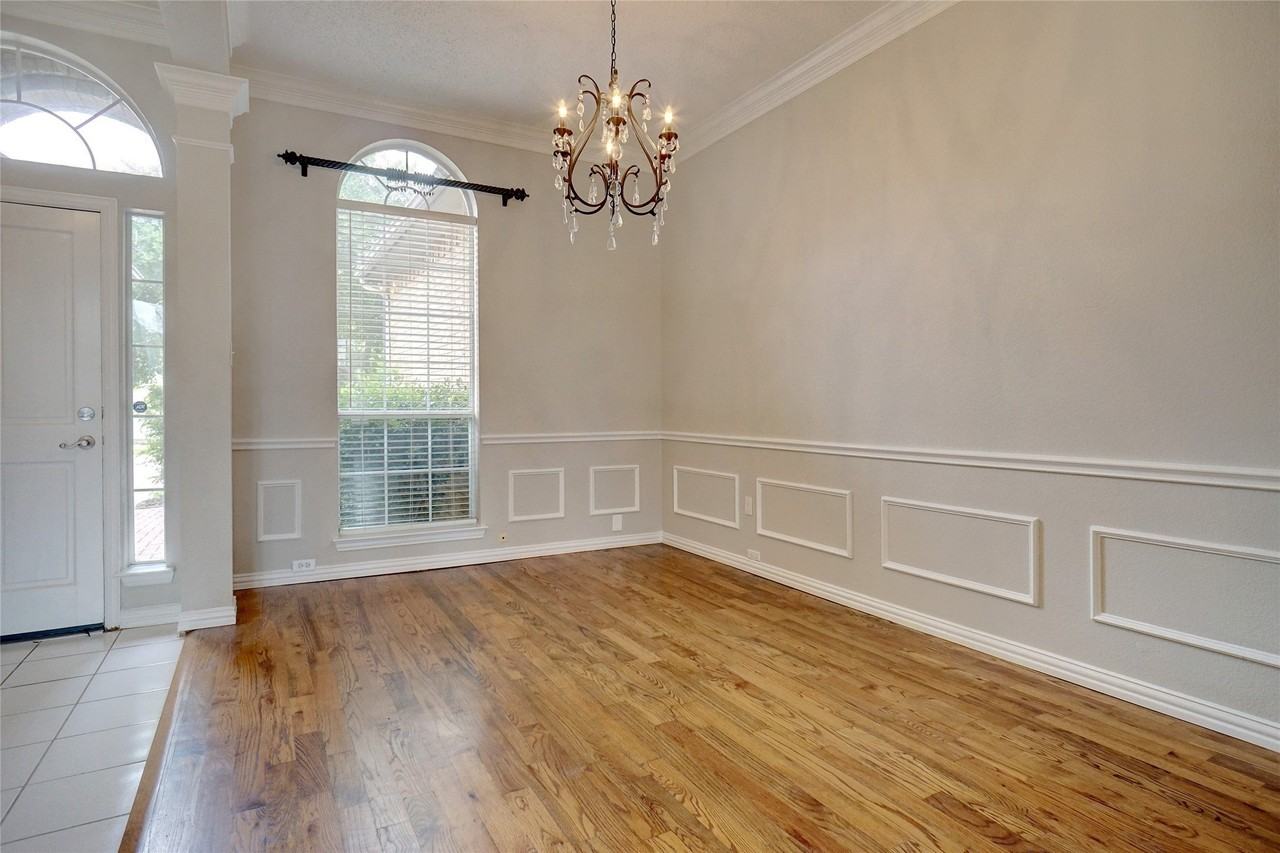 2802 Southwood Ct - Photo 4 of 17