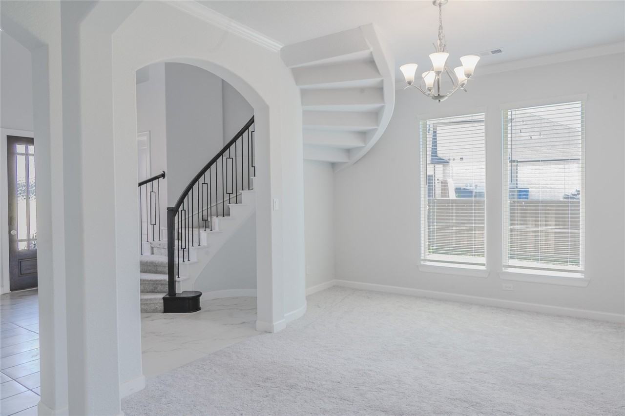 1327 Arezzo Ln - Photo 3 of 29