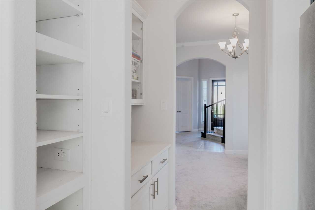 1327 Arezzo Ln - Photo 6 of 29