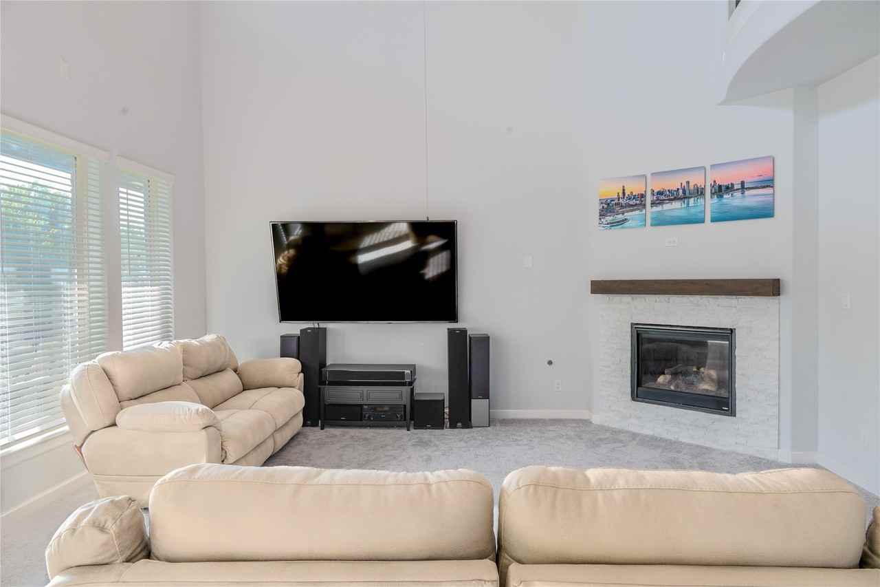 1327 Arezzo Ln - Photo 7 of 29