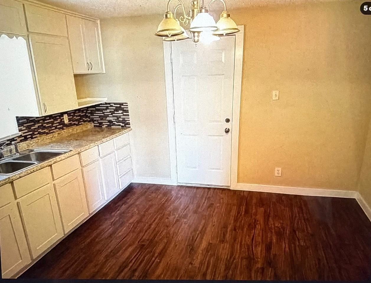 807 Chestnut St - Photo 4 of 10