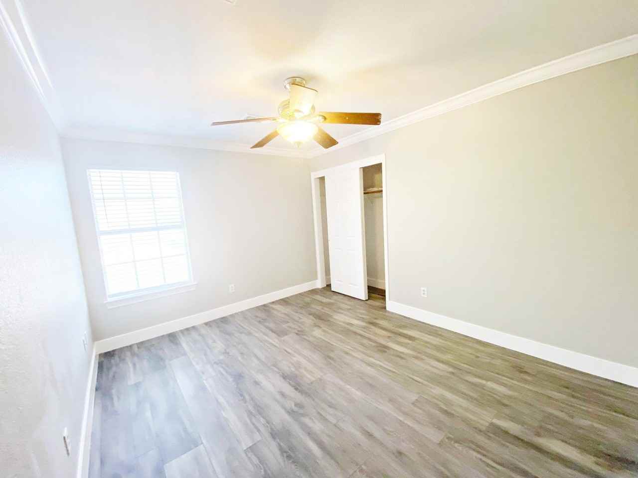 1700 Shiprock Dr - Photo 4 of 11