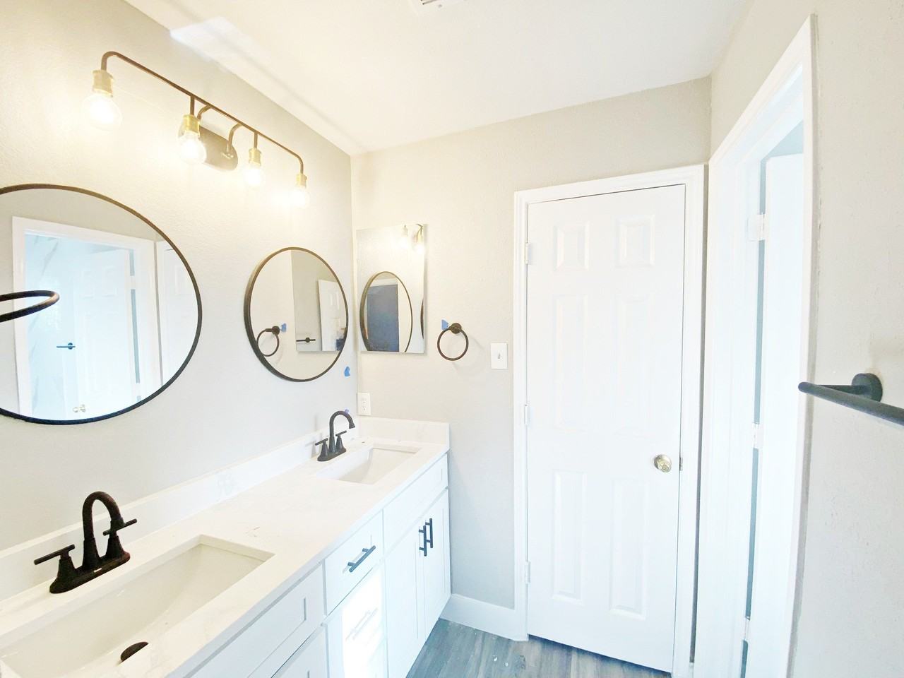 1700 Shiprock Dr - Photo 5 of 11