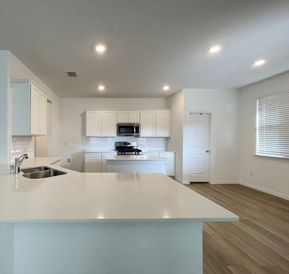 14765 Mainstay Way - Photo 2 of 12