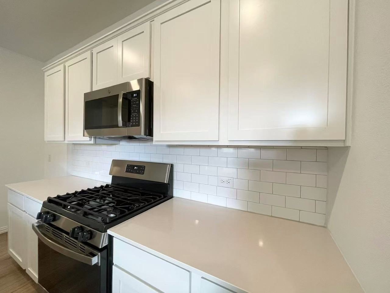 14765 Mainstay Way - Photo 3 of 12