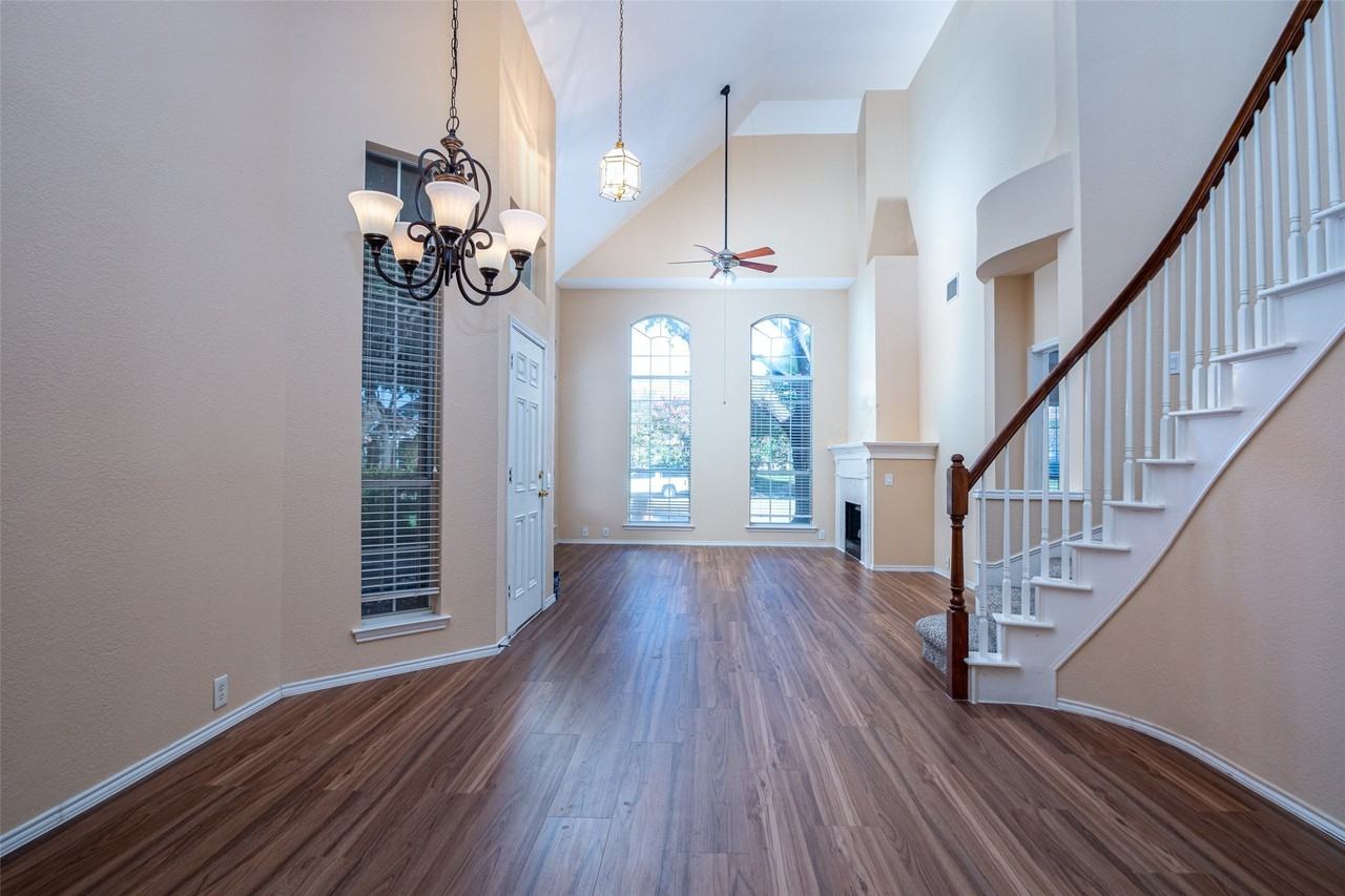 3956 Cobblestone Ct - Photo 7 of 24