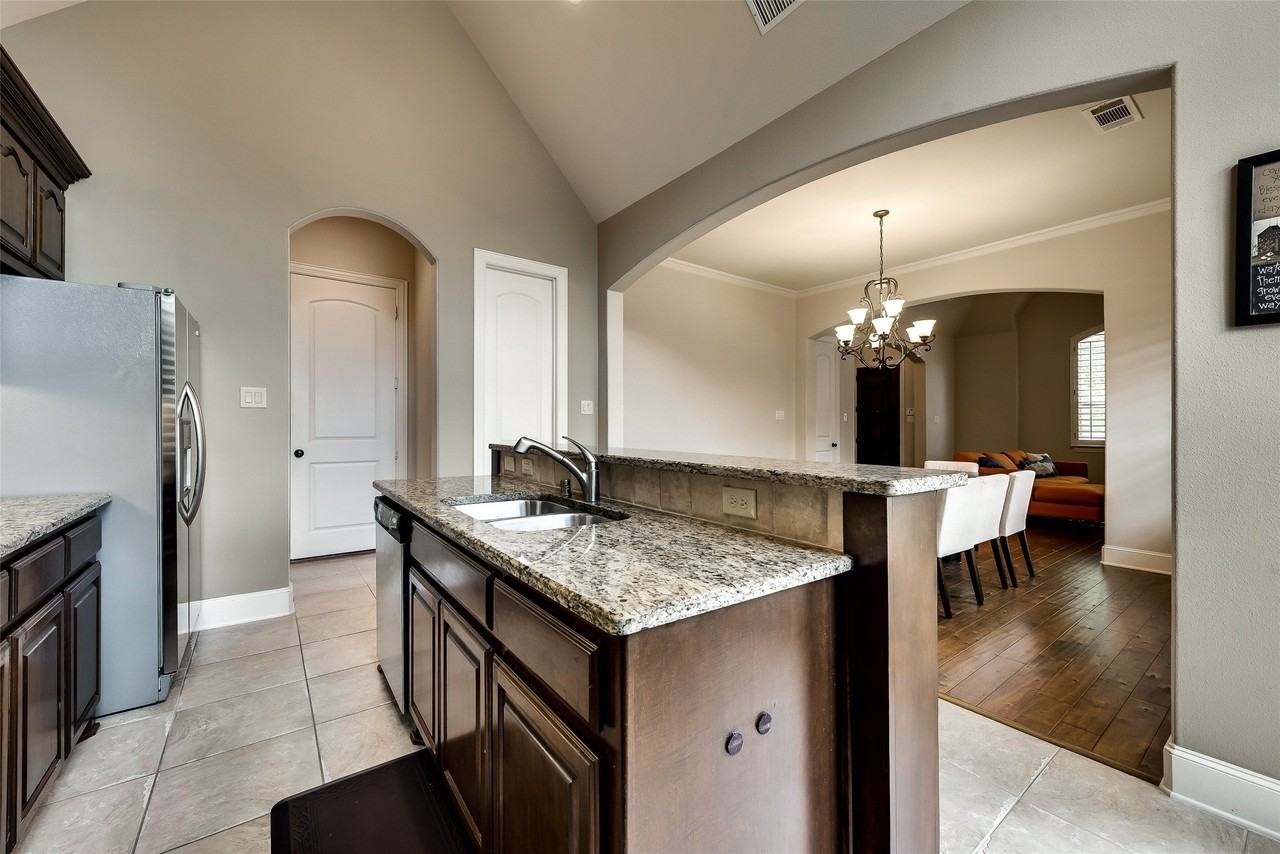 2501 Lady Viviane Ln - Photo 7 of 26