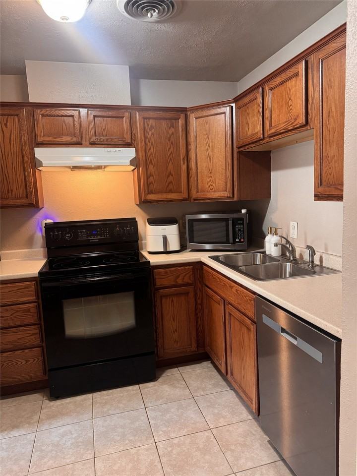7348 Walling Ln - Photo 4 of 14