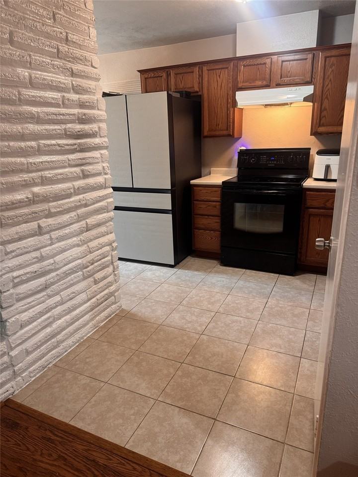 7348 Walling Ln - Photo 5 of 14