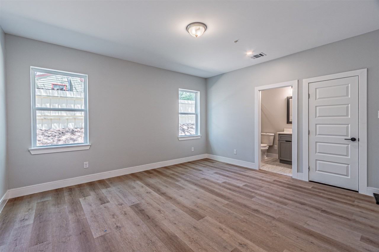 2376 Longhorn St #C - Photo 4 of 38