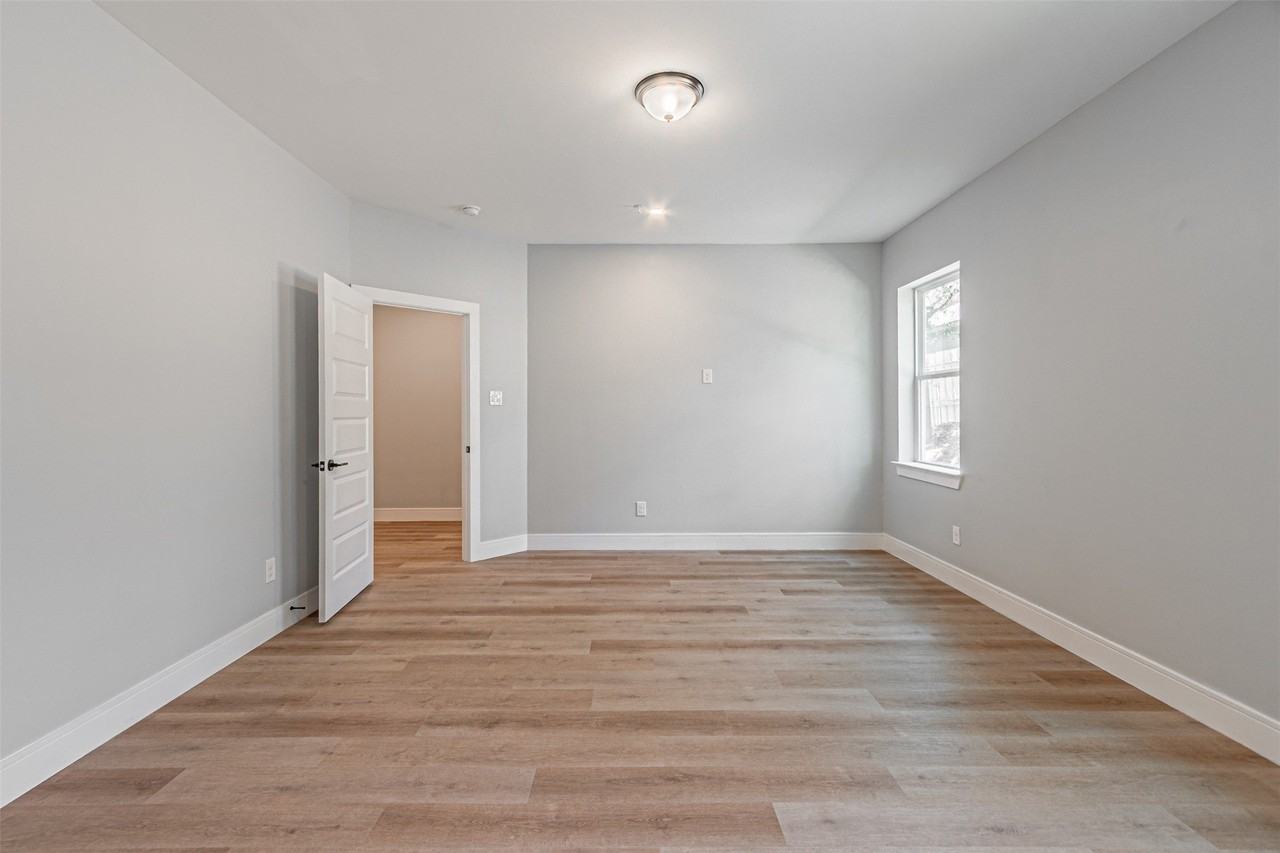 2376 Longhorn St #C - Photo 6 of 38