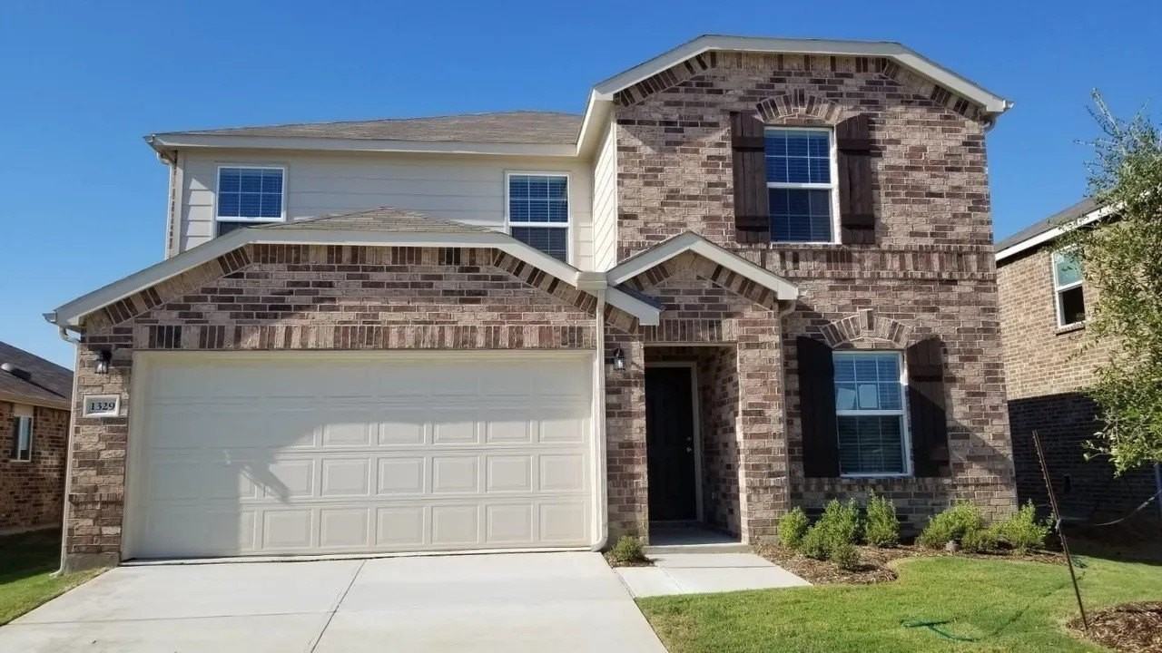 1329 Waggoner Dr