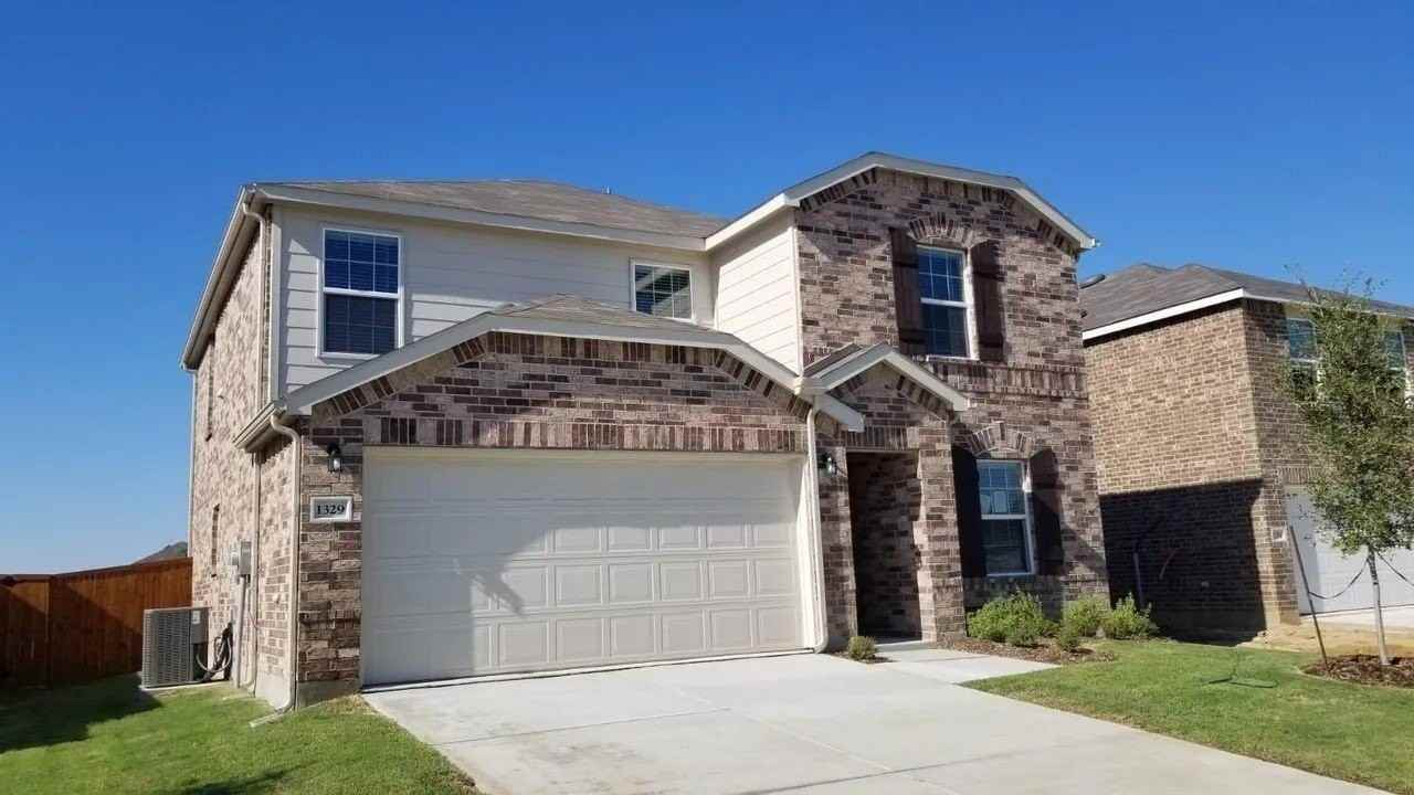 1329 Waggoner Dr - Photo 2 of 30
